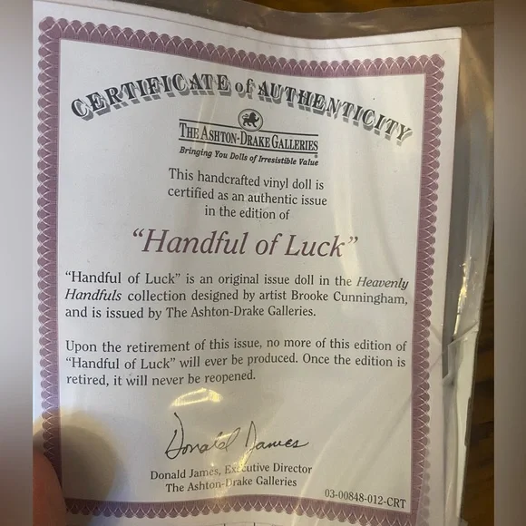 Adorable Ashton Drake doll “Handful of Luck.” Miniature collectible baby. NIB. - Picture 2 of 6